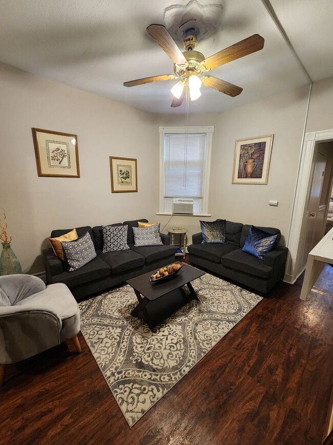 207 Bowers St in Jersey City, NJ - Building Photo - Building Photo