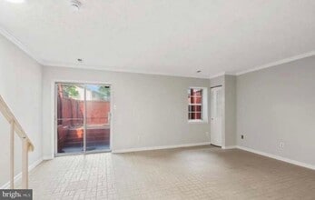 5501 Woodlawn Manor Ct in Alexandria, VA - Building Photo - Building Photo