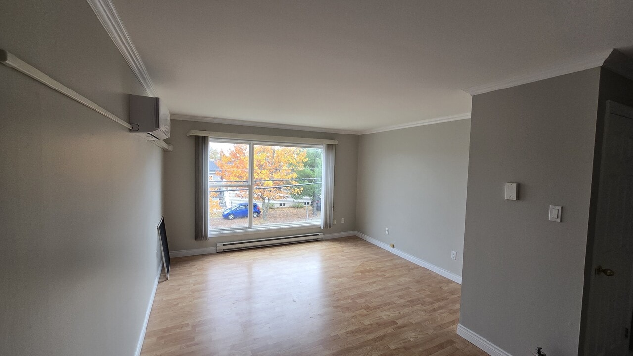 60 Myers St in Moncton, NB - Building Photo