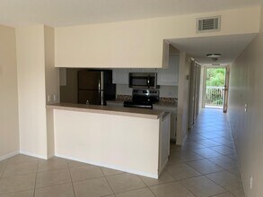 293 Cypress Point Dr in Palm Beach Gardens, FL - Building Photo - Building Photo