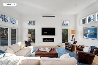 2855 Deerfield Rd in Sag Harbor, NY - Building Photo - Building Photo