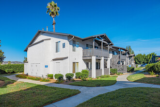 Terre at Graves in El Cajon, CA - Foto de edificio - Building Photo