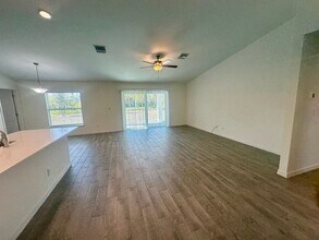 636 NE 2nd Pl in Cape Coral, FL - Building Photo - Building Photo