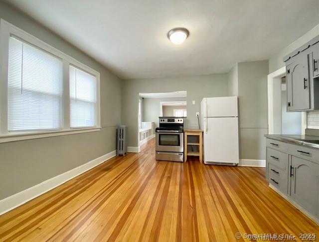240 Linwood St in New Britain, CT - Foto de edificio - Building Photo