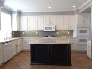 20904 Monarch Ln in Huntington Beach, CA - Building Photo - Building Photo