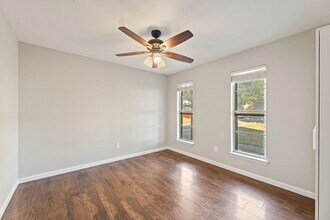 8009 Northbrook Dr in Benbrook, TX - Foto de edificio - Building Photo