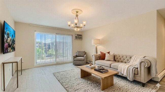 8936 N Parkside Ave in Des Plaines, IL - Building Photo - Building Photo