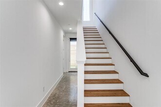 5714 Lindell Ave in Dallas, TX - Building Photo - Building Photo