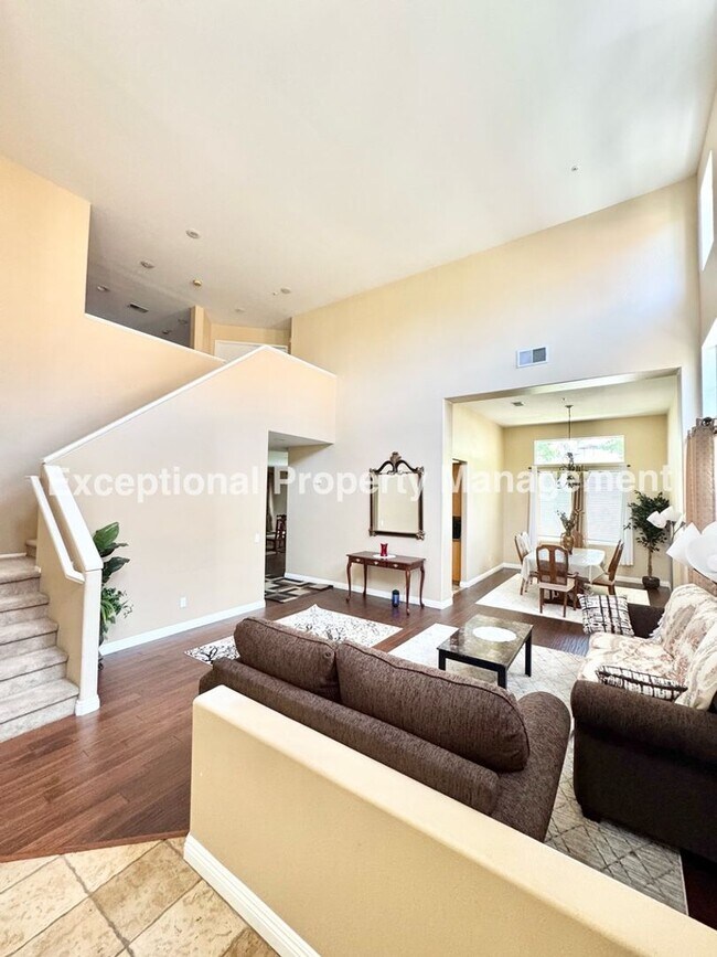 5022 St Albert Dr in Fontana, CA - Building Photo - Building Photo