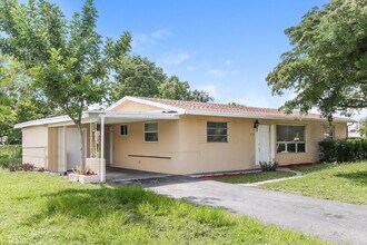 6112 NW 8th St in Margate, FL - Foto de edificio - Building Photo