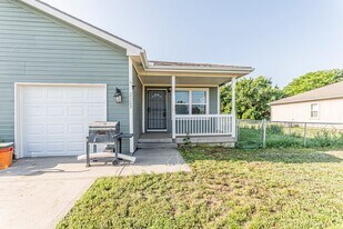 2323 Osprey Ct in Junction City, KS - Building Photo