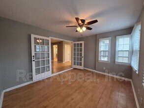 204 Triumph Dr NW in Atlanta, GA - Foto de edificio - Building Photo