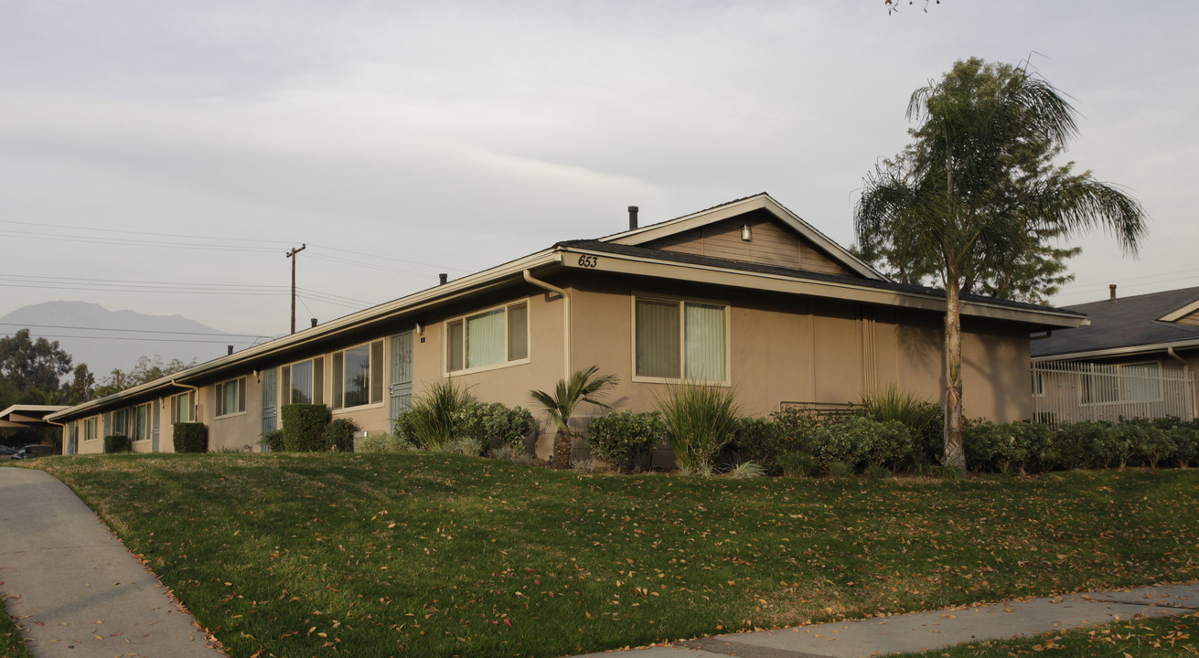 653 N Diamond Ct in Upland, CA - Building Photo