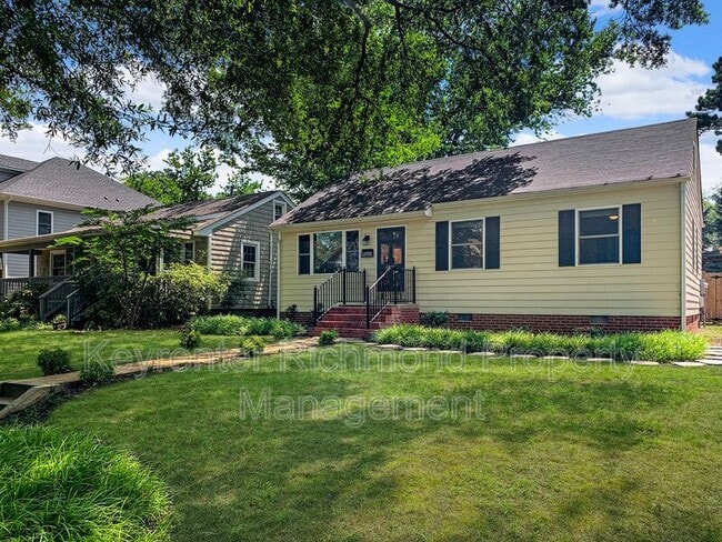 property at 4809 Leonard Pkwy