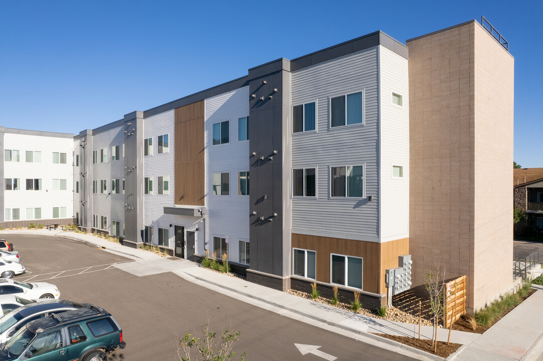 Lynwood Senior Apartments in Denver, CO - Building Photo