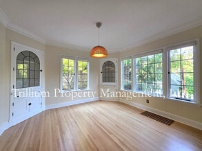 2665 SW Brae Mar Ct in Portland, OR - Building Photo - Building Photo
