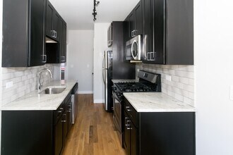 2241 W Eastwood Ave, Unit S3 in Chicago, IL - Building Photo - Building Photo