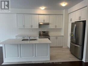 583 Celandine Ter in Milton, ON - Building Photo - Building Photo