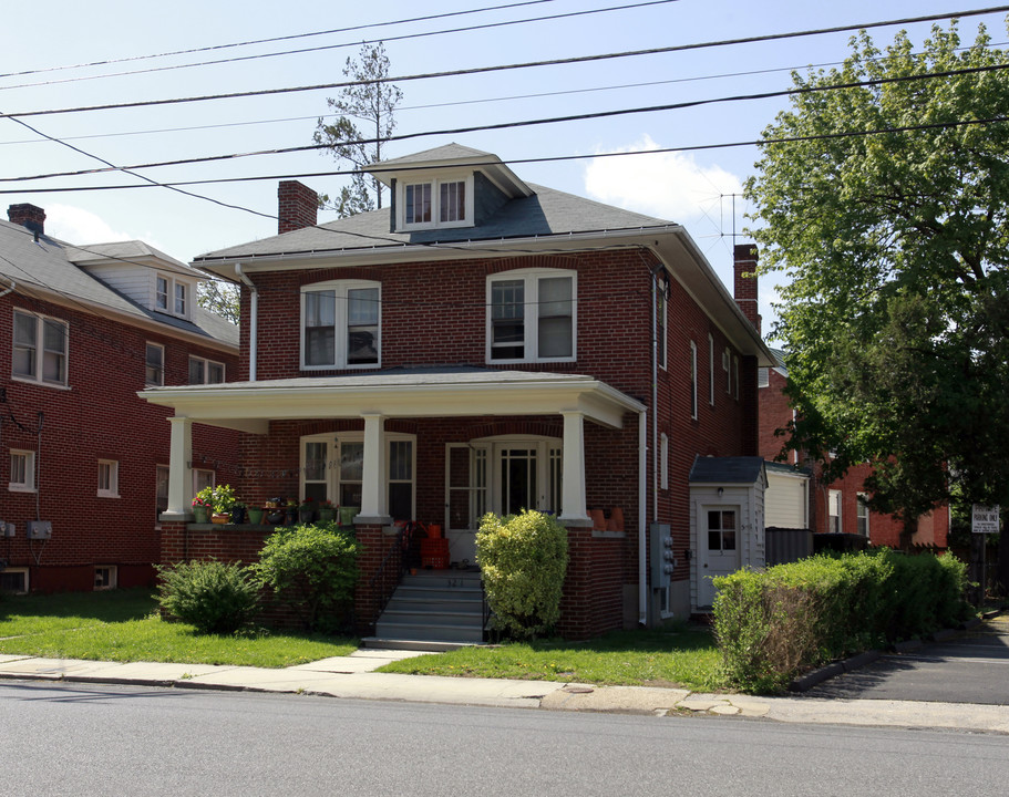 321 Amherst St in Winchester, VA - Building Photo