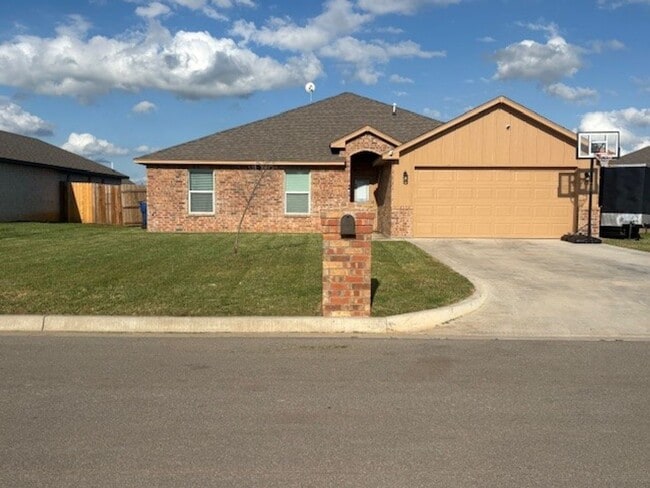 property at 221 Northwest Sandstone Avenue