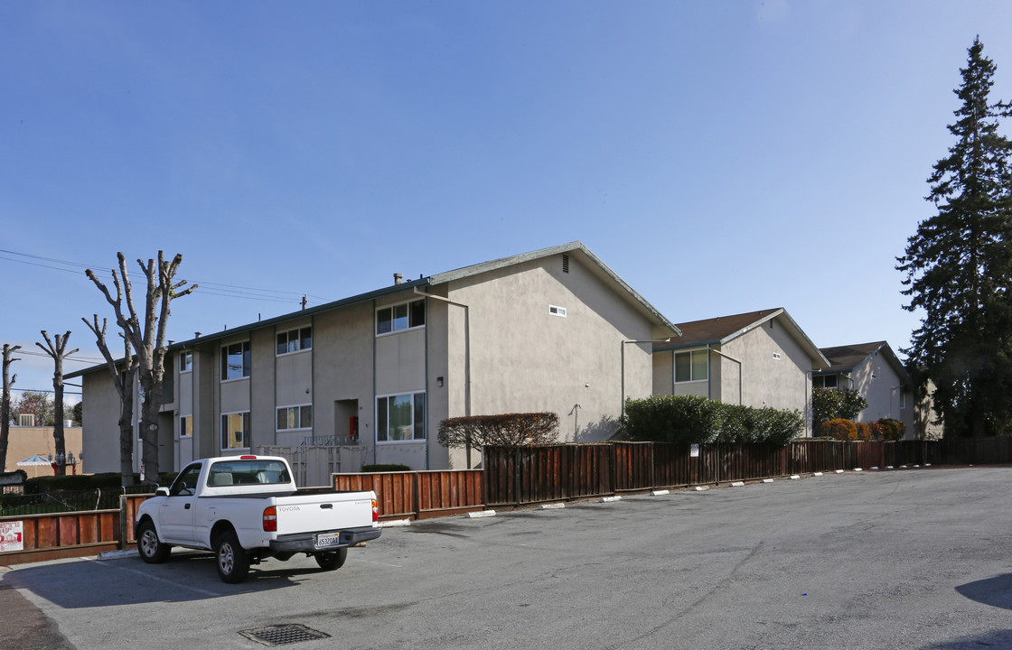 Curtiss Manor Apartments in San Jose, CA - Foto de edificio