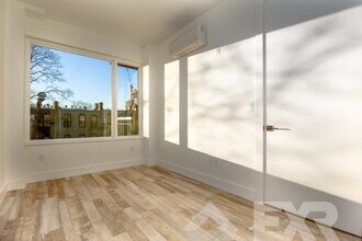8 Fairview Pl in Brooklyn, NY - Building Photo - Building Photo