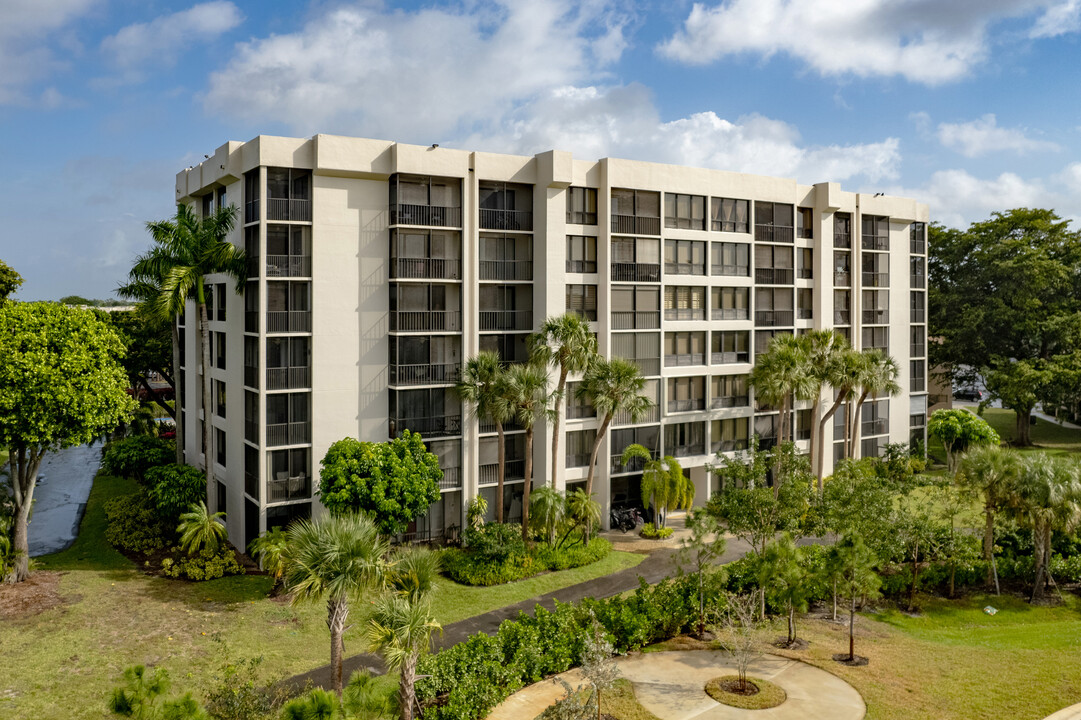 Wellesley Park Condos I in Boca Raton, FL - Building Photo