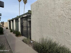 546 S Allred Dr in Tempe, AZ - Building Photo - Building Photo