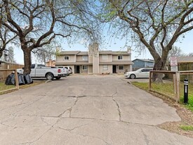 8412 Garcreek Cir in Austin, TX - Building Photo