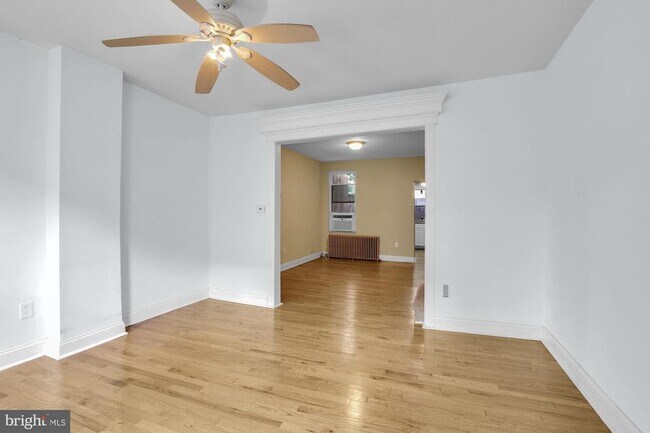 443 Emily St in Philadelphia, PA - Building Photo - Building Photo