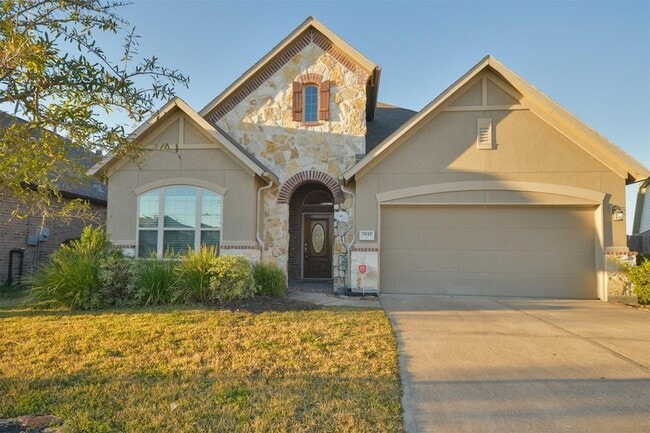property at 3643 Cottage Pines Ln