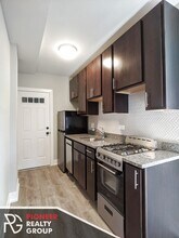 709 W Brompton Ave, Unit 701-05 in Chicago, IL - Foto de edificio - Building Photo