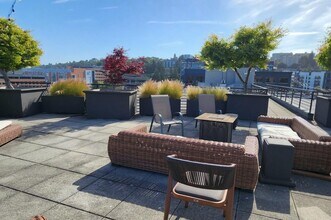 Mercerview Apartments in Seattle, WA - Foto de edificio - Building Photo