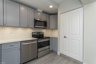 1533 Parrish St-Unit -Unit 1E in Philadelphia, PA - Building Photo - Building Photo