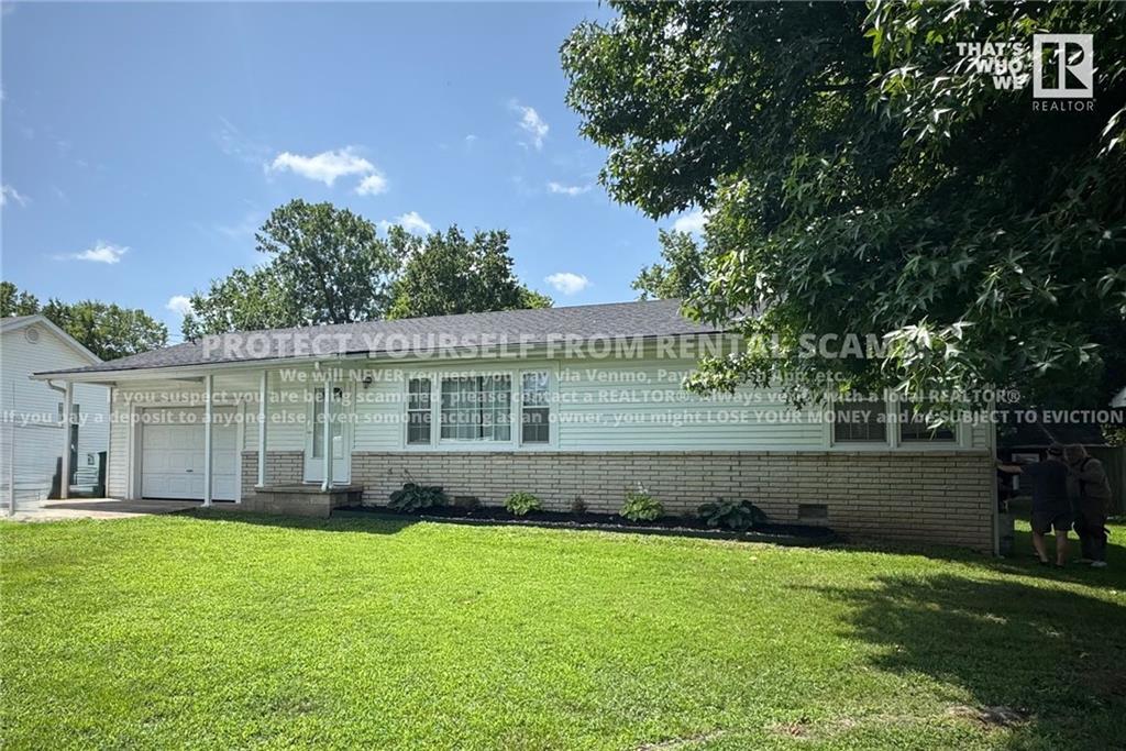 1 Montgomery St in Fayetteville, AR - Building Photo