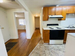 2719 Avent Ferry Rd in Raleigh, NC - Building Photo - Building Photo