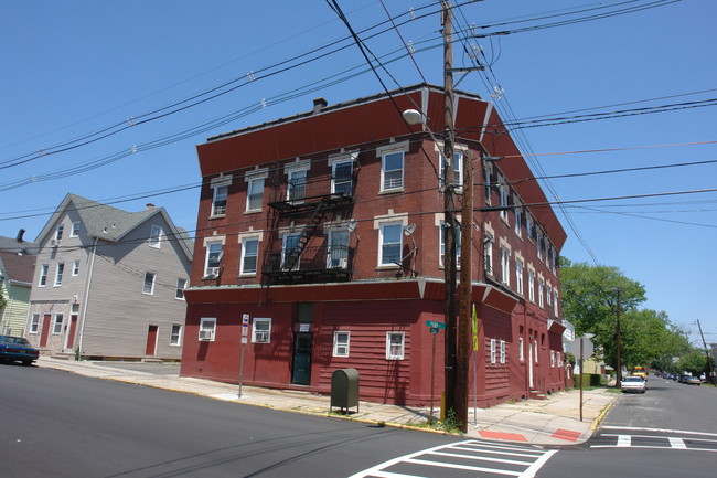 282 Hall Ave in Perth Amboy, NJ - Building Photo - Building Photo