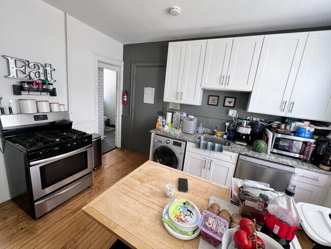 3401 N Damen Ave in Chicago, IL - Building Photo - Building Photo