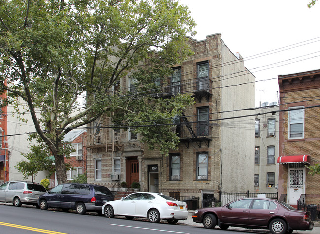 1361 65th St in Brooklyn, NY - Foto de edificio - Building Photo