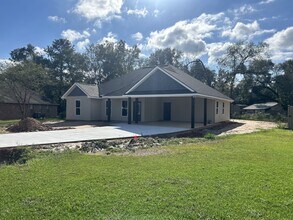 332 Silverstone Cir in Ponchatoula, LA - Building Photo - Building Photo