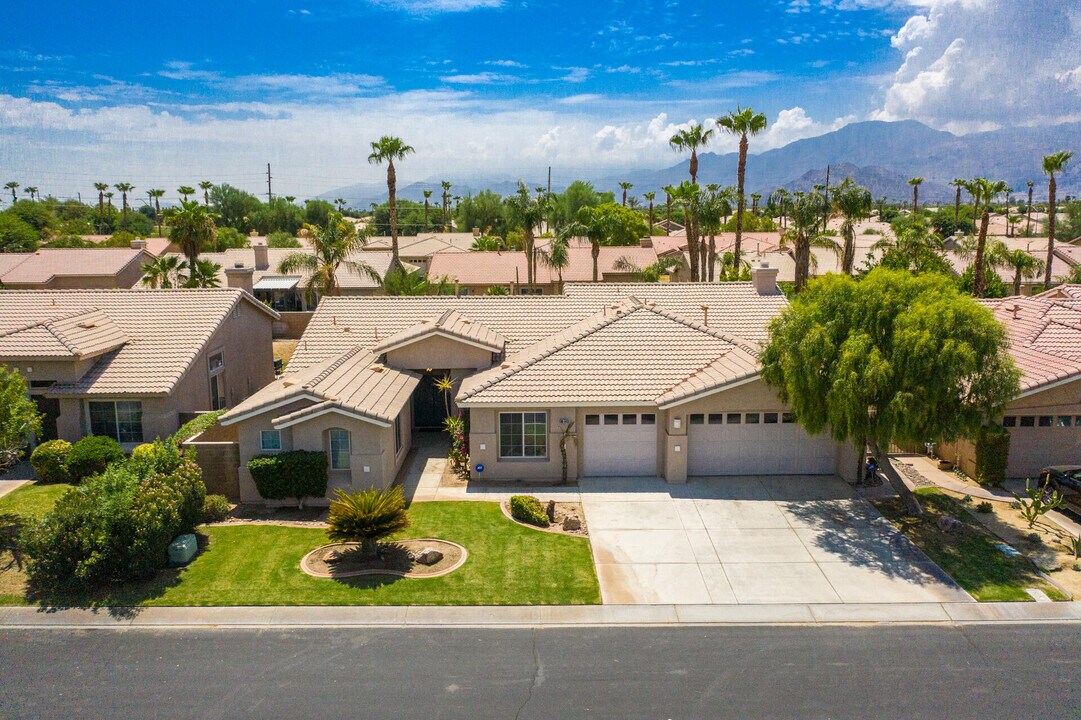 80641 Philadelphia Ave in Indio, CA - Building Photo