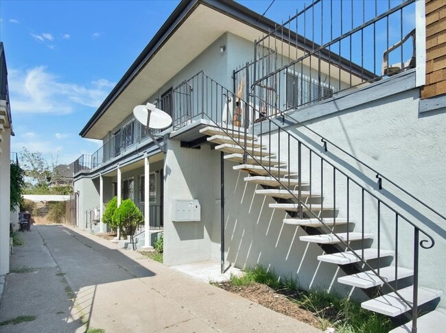 property at 2901 Octavia St