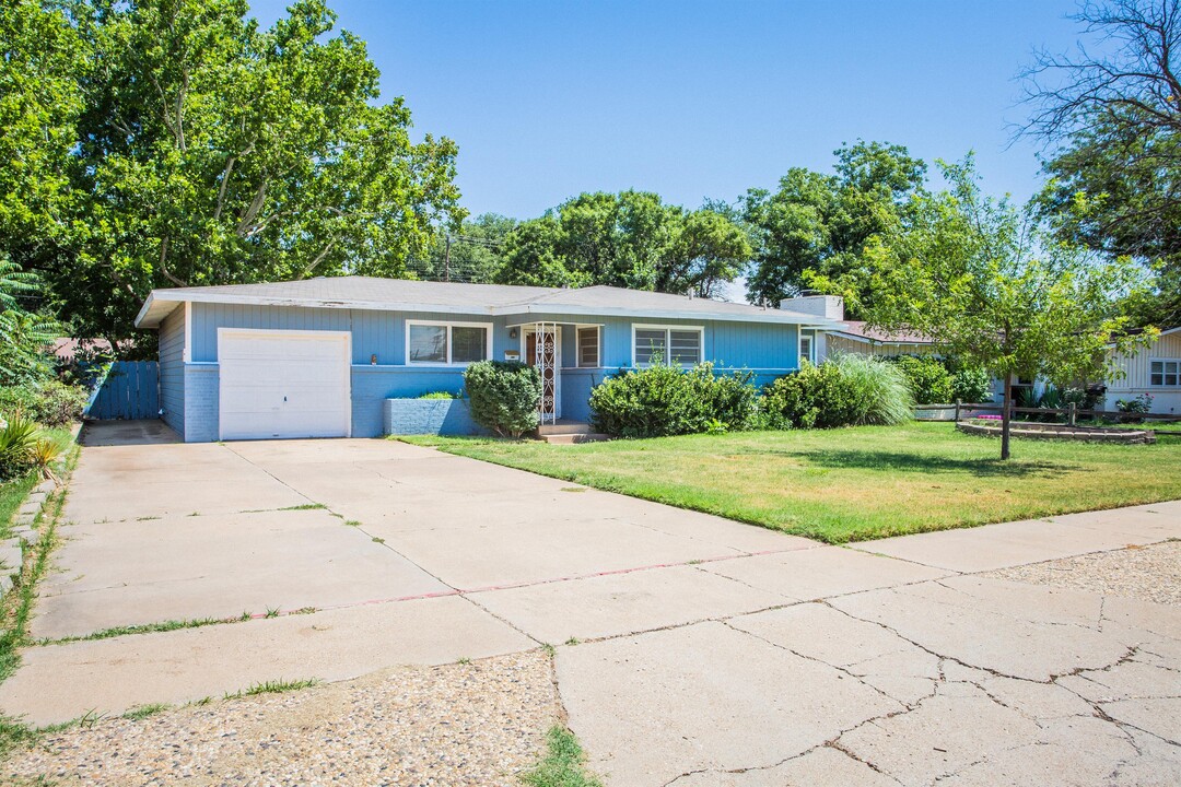 3204 47th St in Lubbock, TX - Building Photo