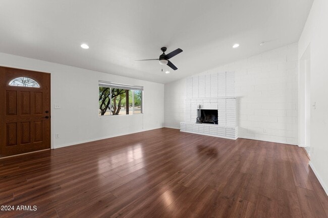 3329 E Greenway Ln in Phoenix, AZ - Building Photo - Building Photo