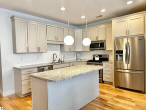 982 Lake Ridge Dr in Traverse City, MI - Building Photo - Building Photo