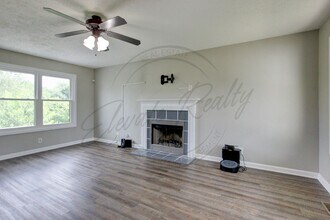 403 Athena Dr in Clarksville, TN - Building Photo - Building Photo