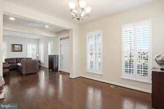 7207 Maisson Ridge Cir in Beltsville, MD - Building Photo - Building Photo