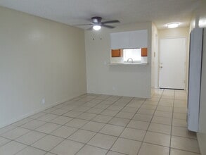 839 Gaviota Ave, Unit A in Long Beach, CA - Building Photo - Building Photo