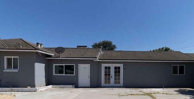property at 1005 S St