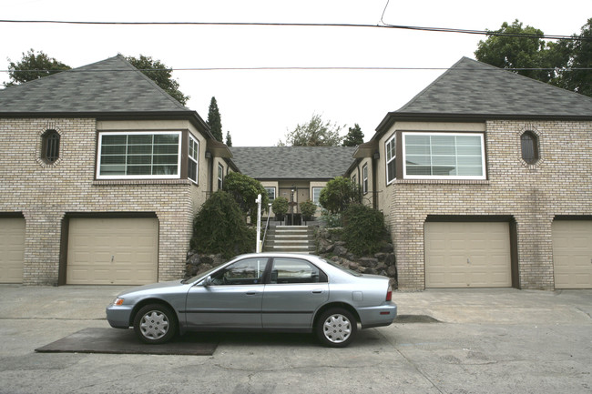 Residential Condominium in Portland, OR - Building Photo - Building Photo